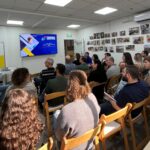 תמונת קהל עם אריק